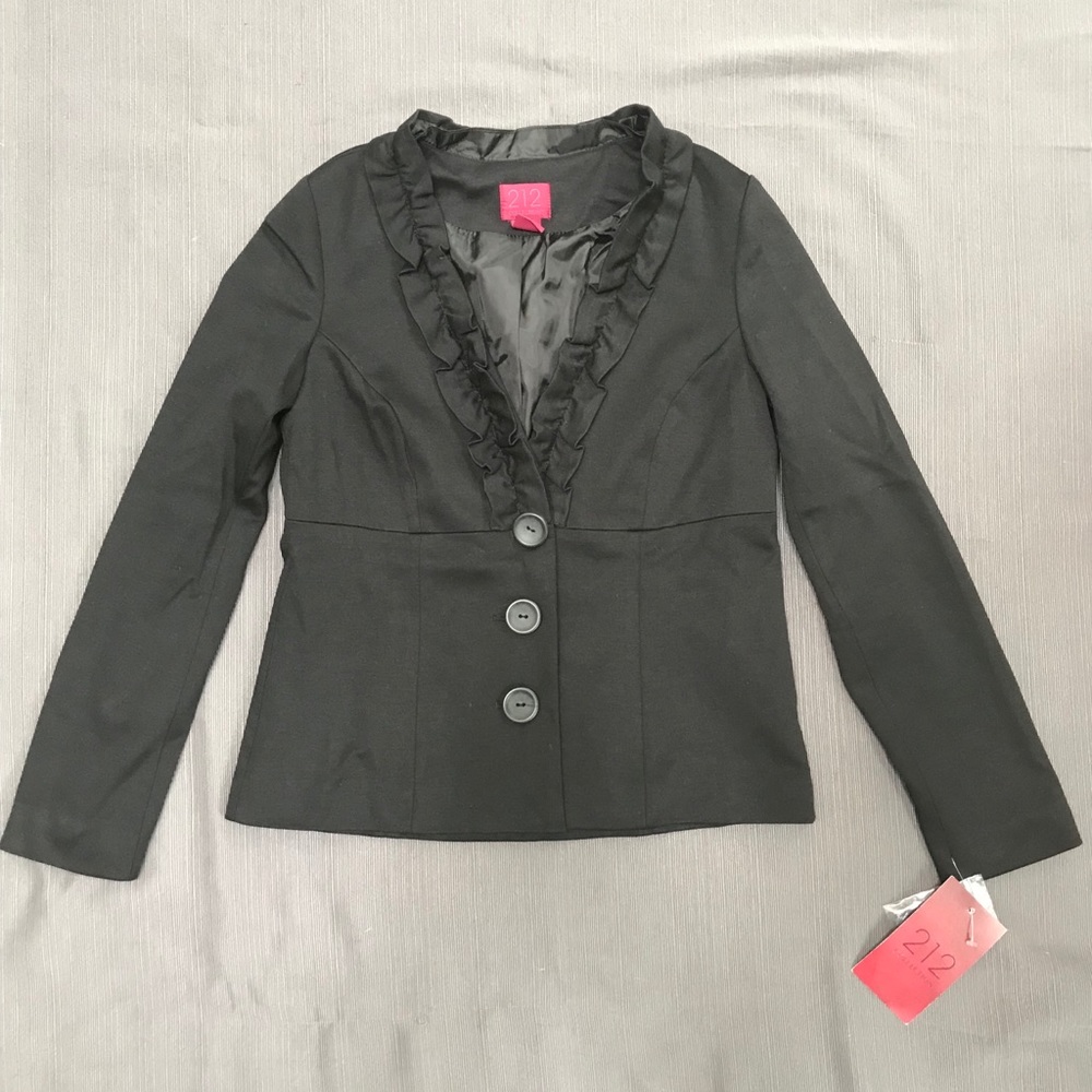 NWT-WOMEN’S RUFFLE FRONT JACKET/BLAZER SZ 8
